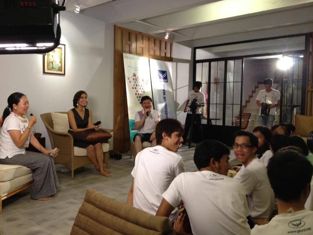Baan Dinso Hostel@Ratchadamnoen Bangkok Exterior photo