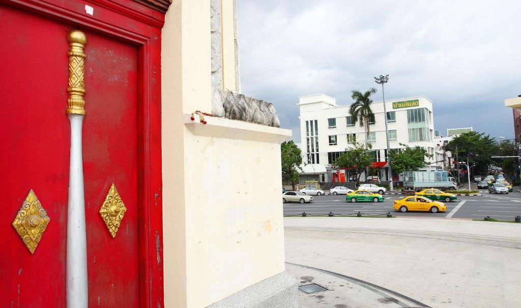 Baan Dinso Hostel@Ratchadamnoen Bangkok Exterior photo