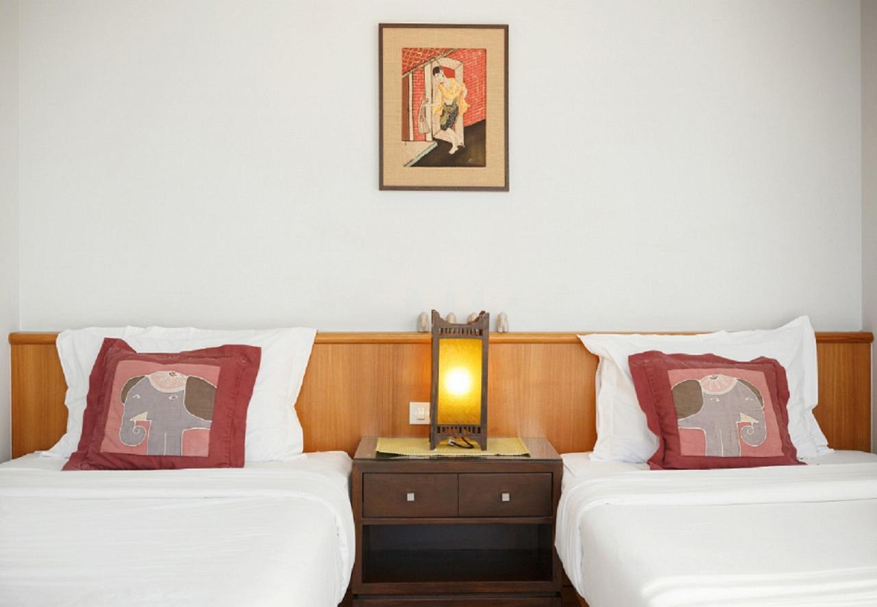 Baan Dinso Hostel@Ratchadamnoen Bangkok Exterior photo