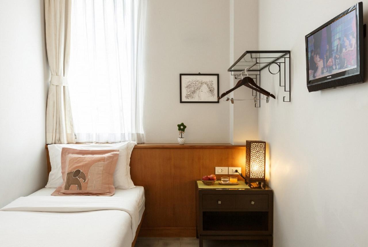 Baan Dinso Hostel@Ratchadamnoen Bangkok Exterior photo