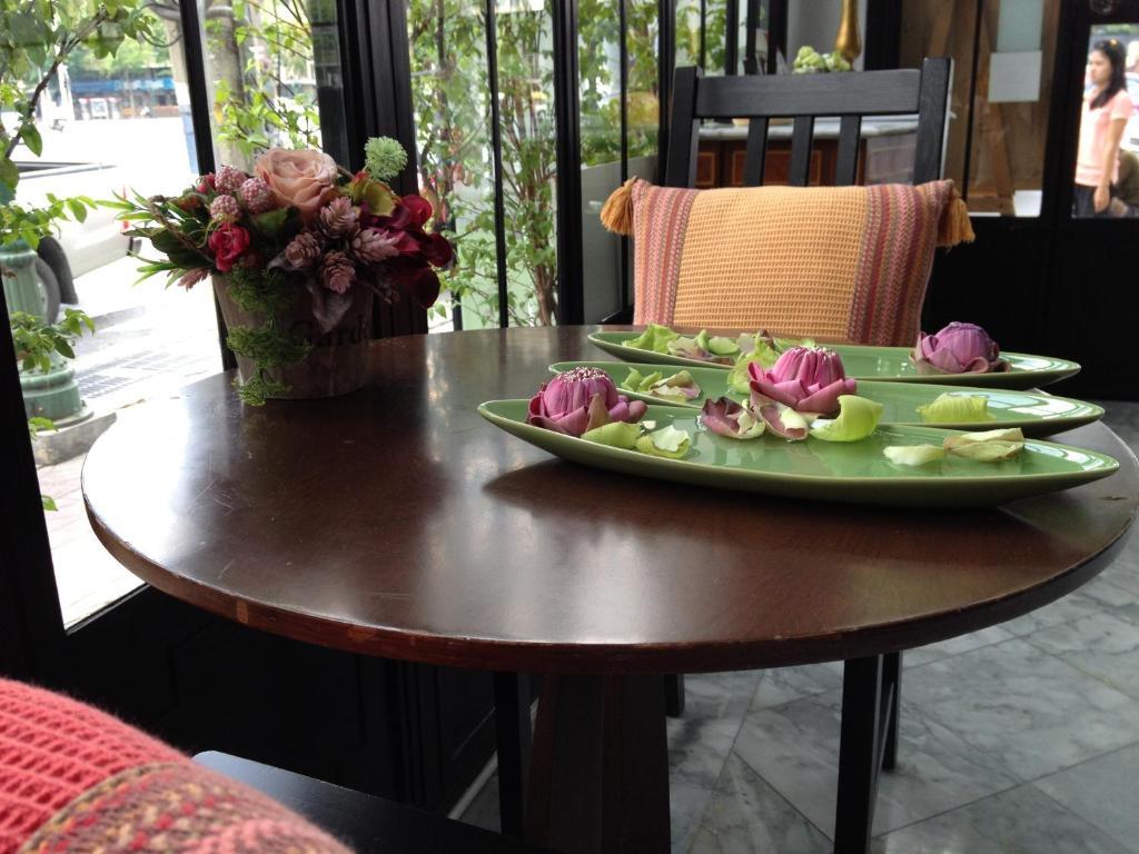 Baan Dinso Hostel@Ratchadamnoen Bangkok Exterior photo